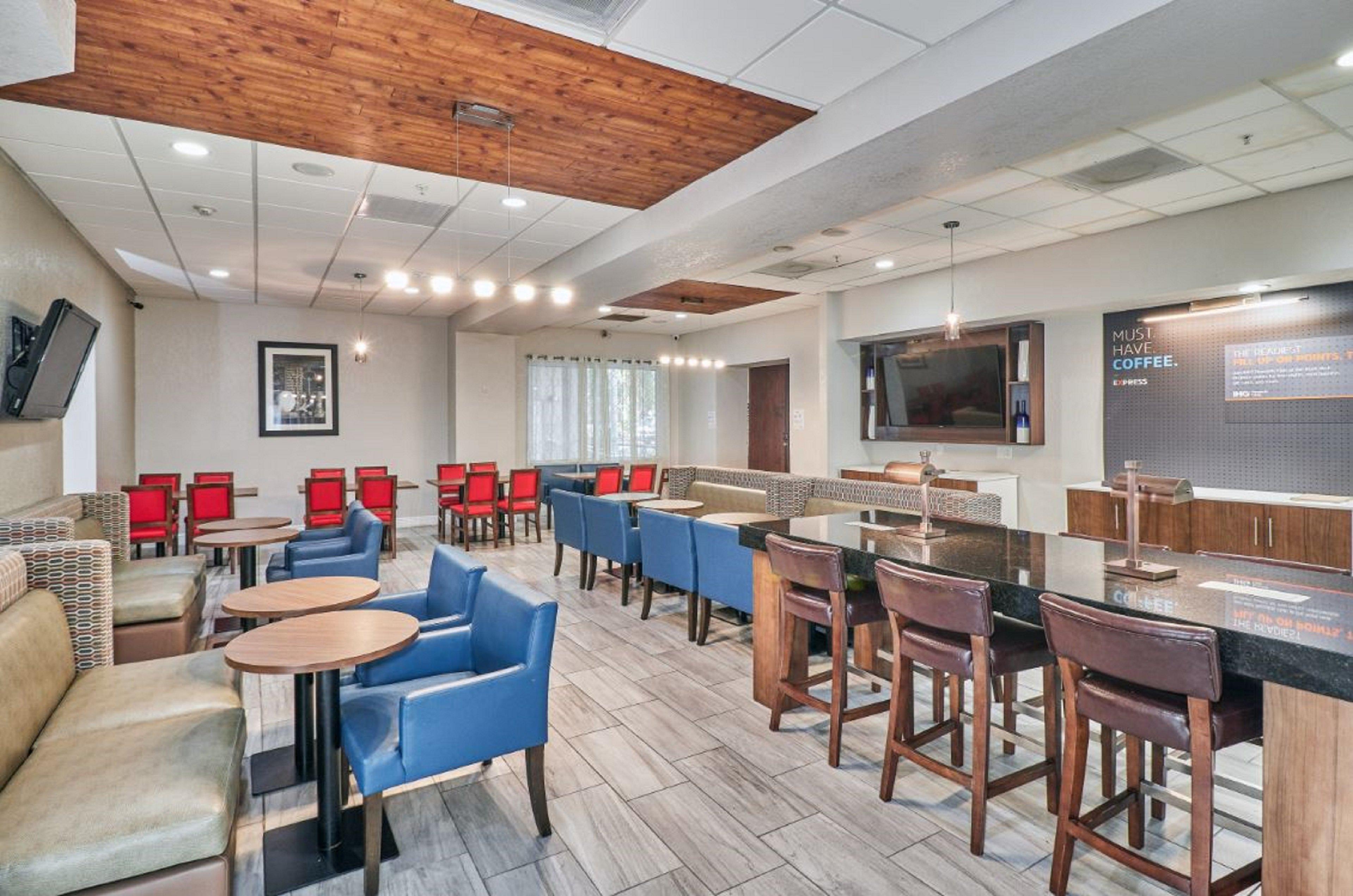 Holiday Inn Express Hotel & Suites Clearwater Us 19 North By Ihg Экстерьер фото